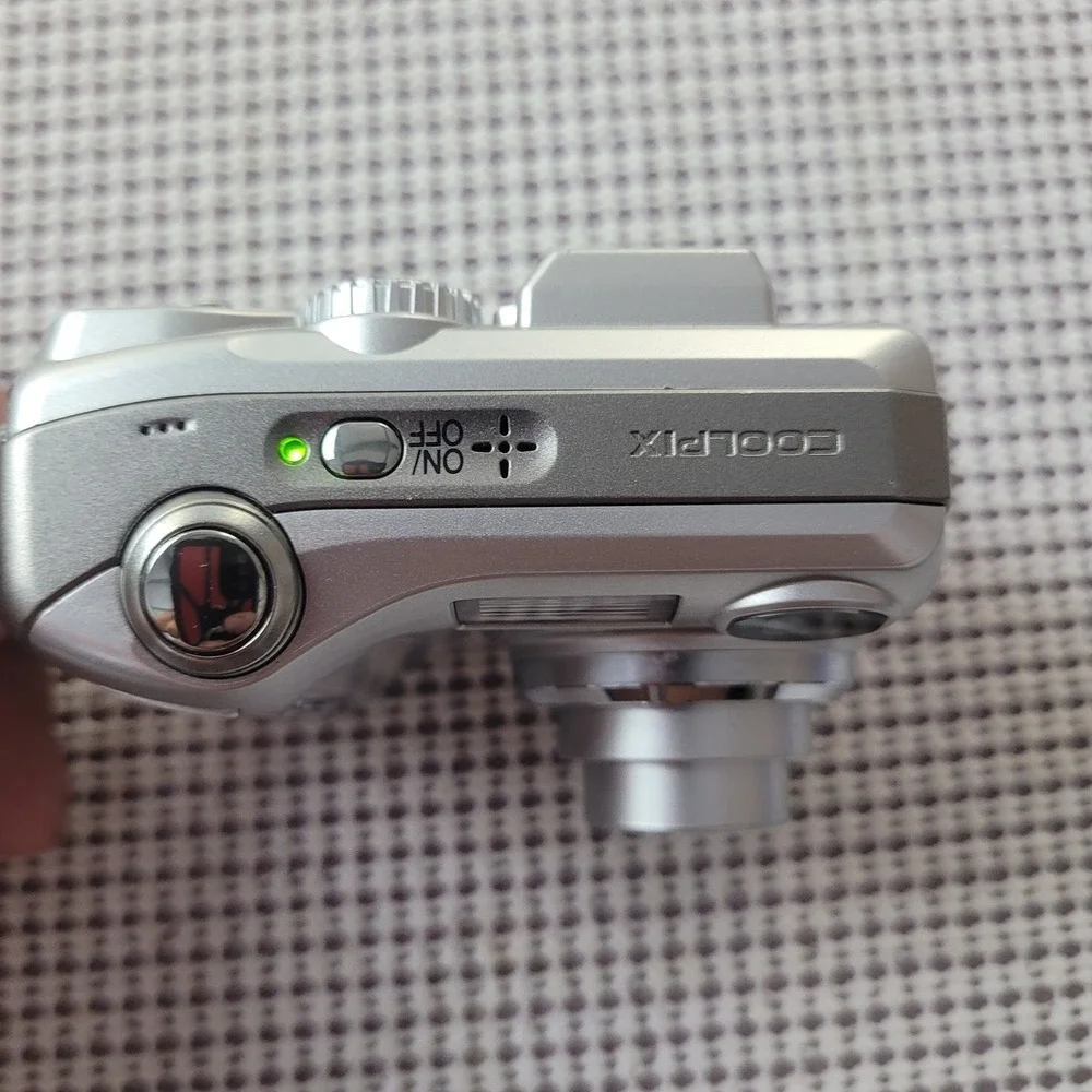 Nikon COOLPIX 3200 Digital Camera 3.2MP 3x Optical Zoom Silver With Lowepro Case
